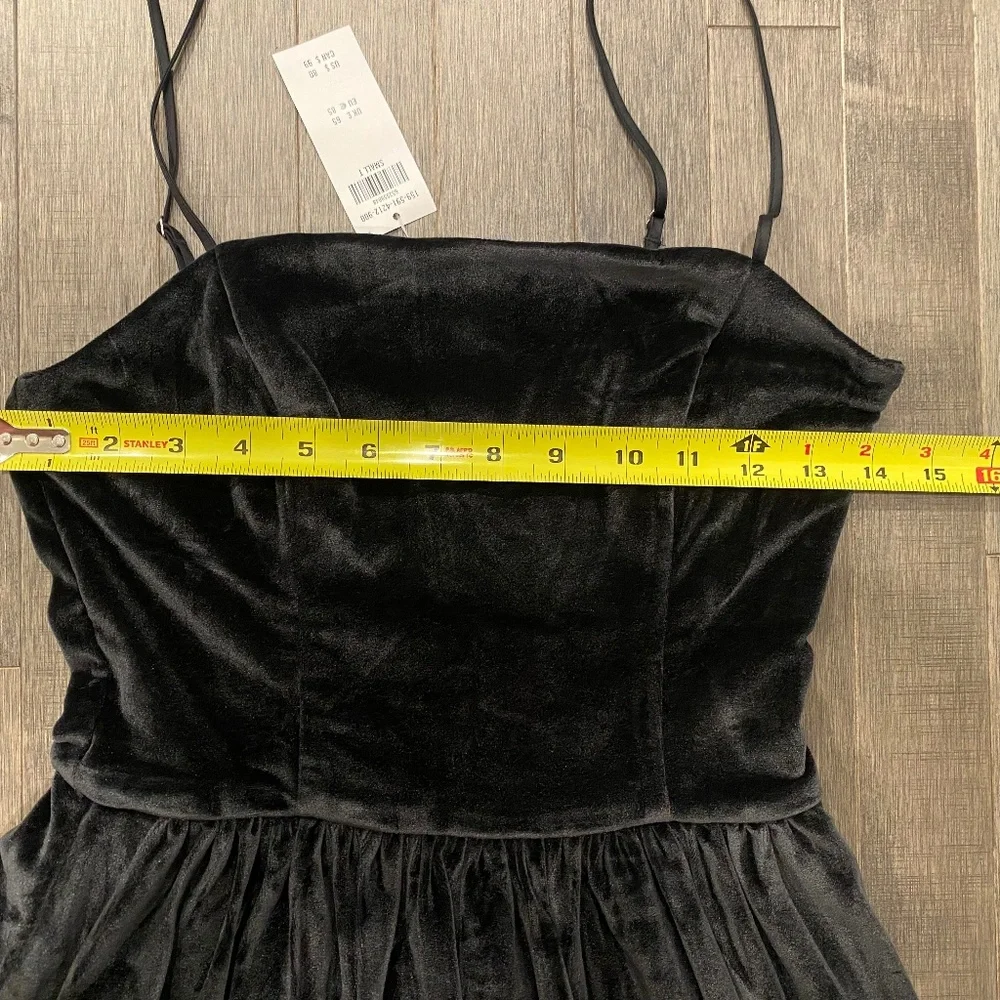 Abercrombie & Fitch Velvet Bubble Hem Dress - Picture 8 of 10